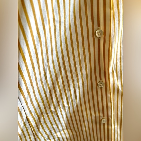 BANANA REPUBLIC GOLD AND WHITE BUTTON DOWN SHIRT - Picture 9 of 10